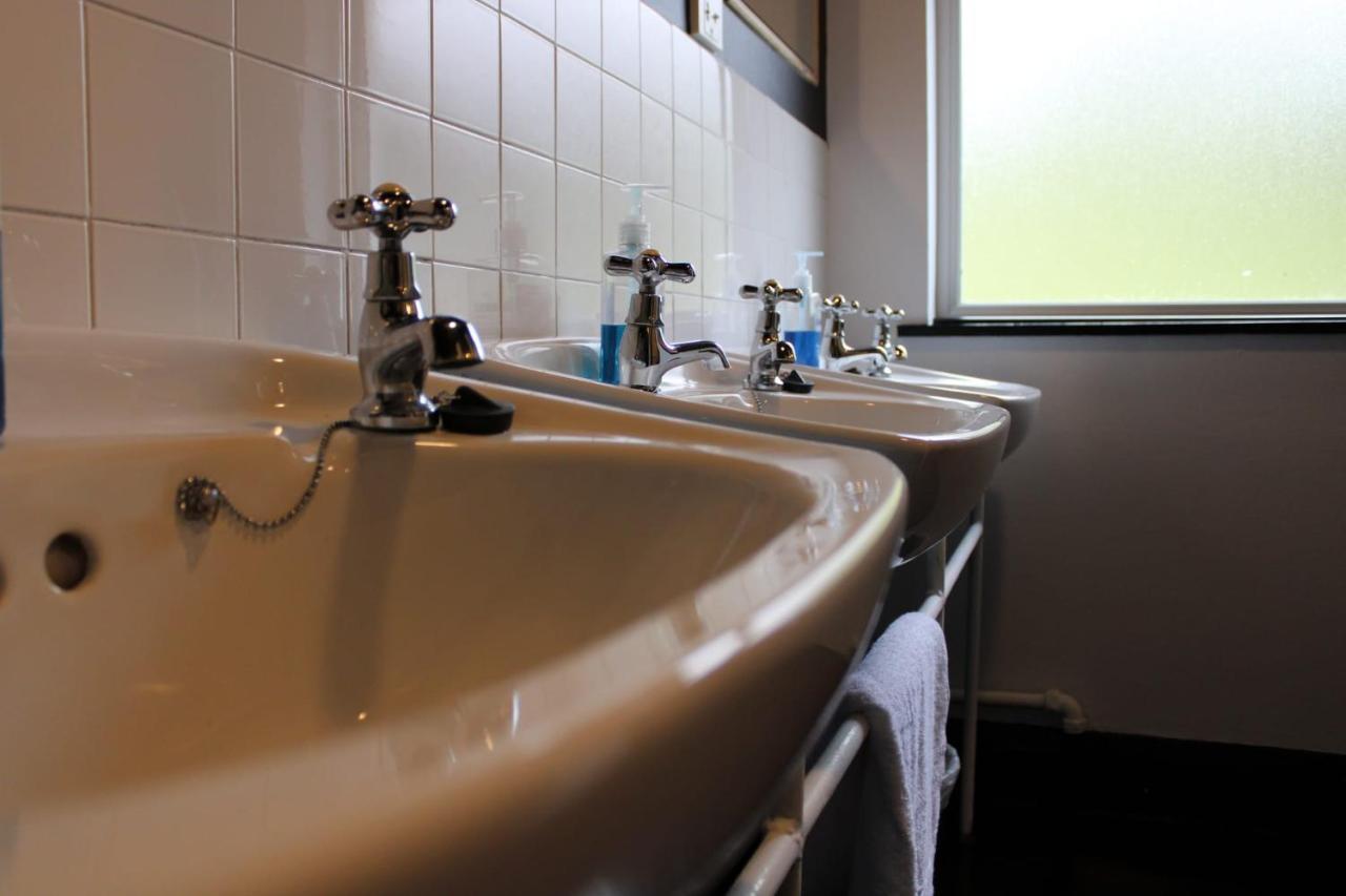 Ben Lettery Hostel Ballynahinch Buitenkant foto