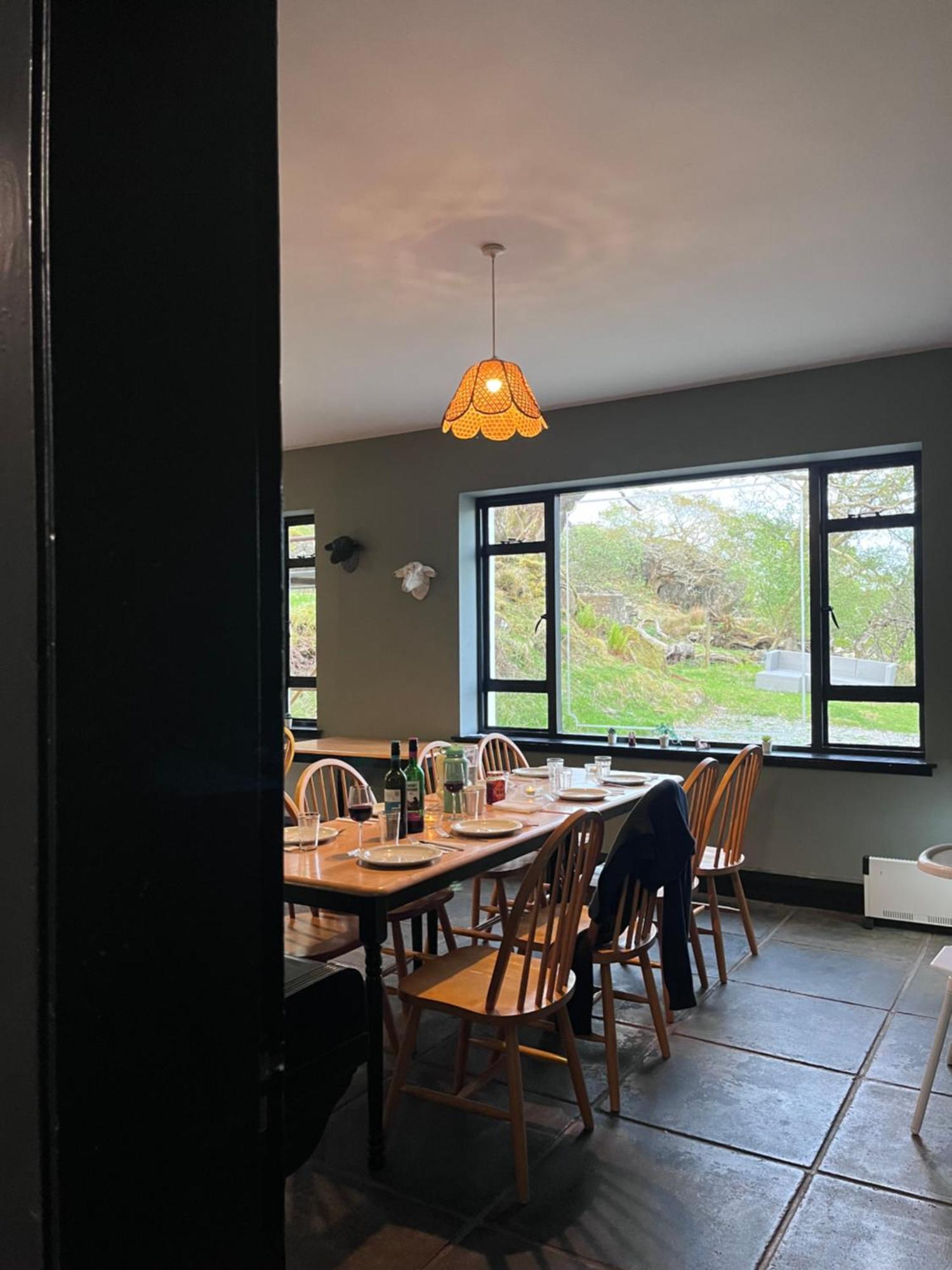 Ben Lettery Hostel Ballynahinch Buitenkant foto