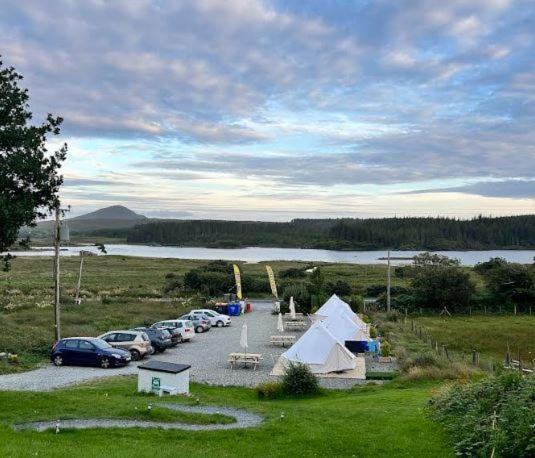 Ben Lettery Hostel Ballynahinch Buitenkant foto
